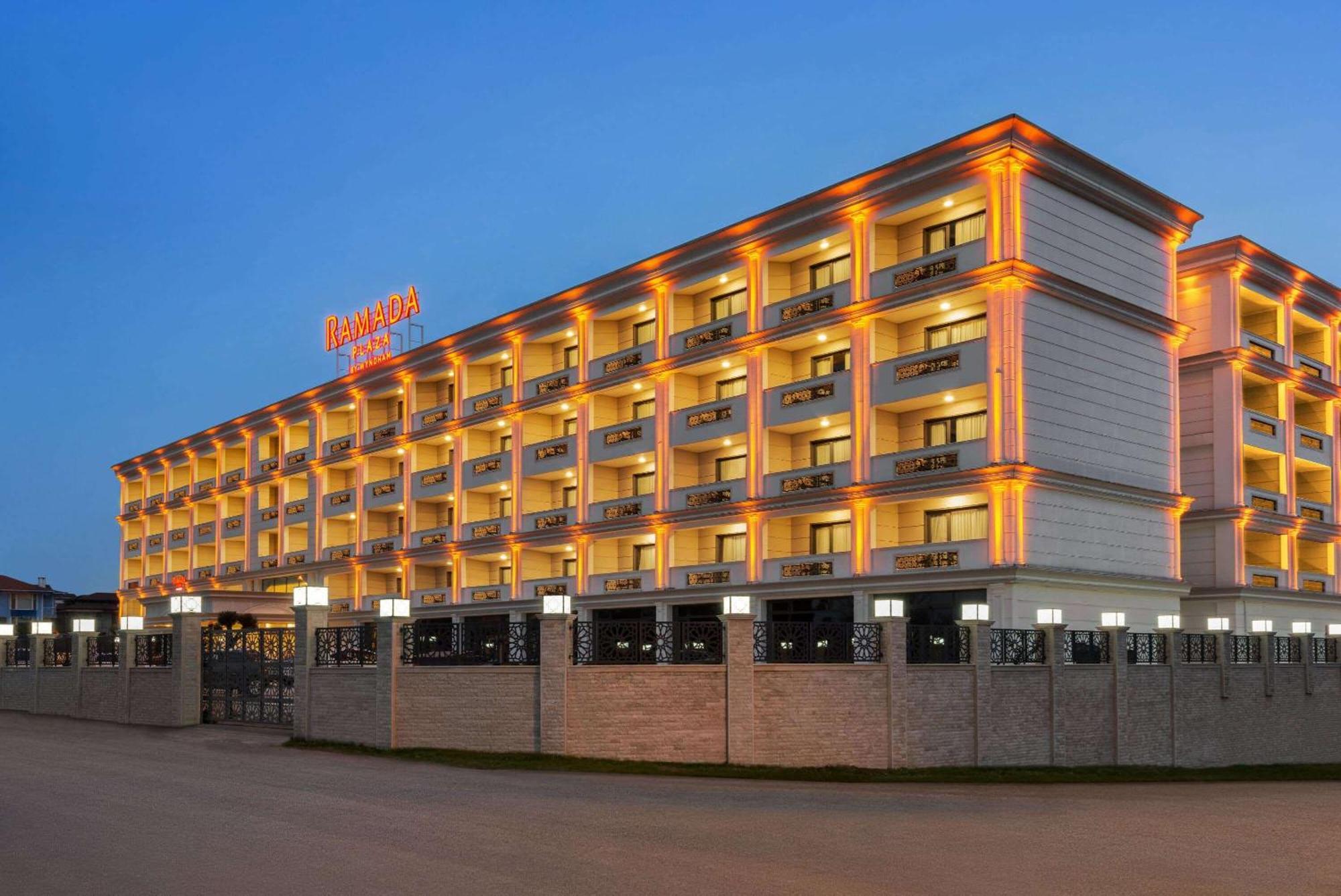 Hotel Ramada Plaza By Wyndham Silivri Extérieur photo