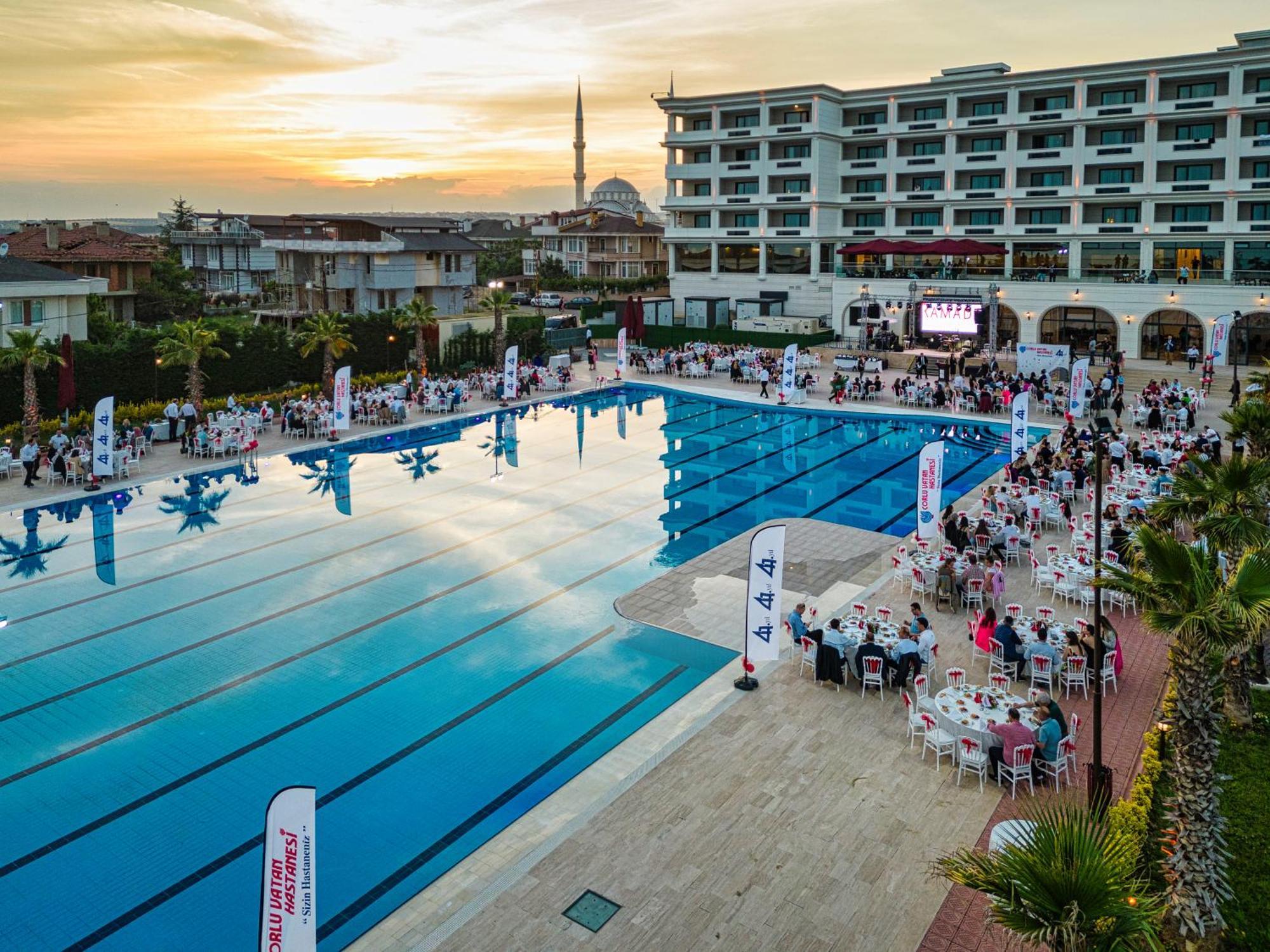 Hotel Ramada Plaza By Wyndham Silivri Extérieur photo