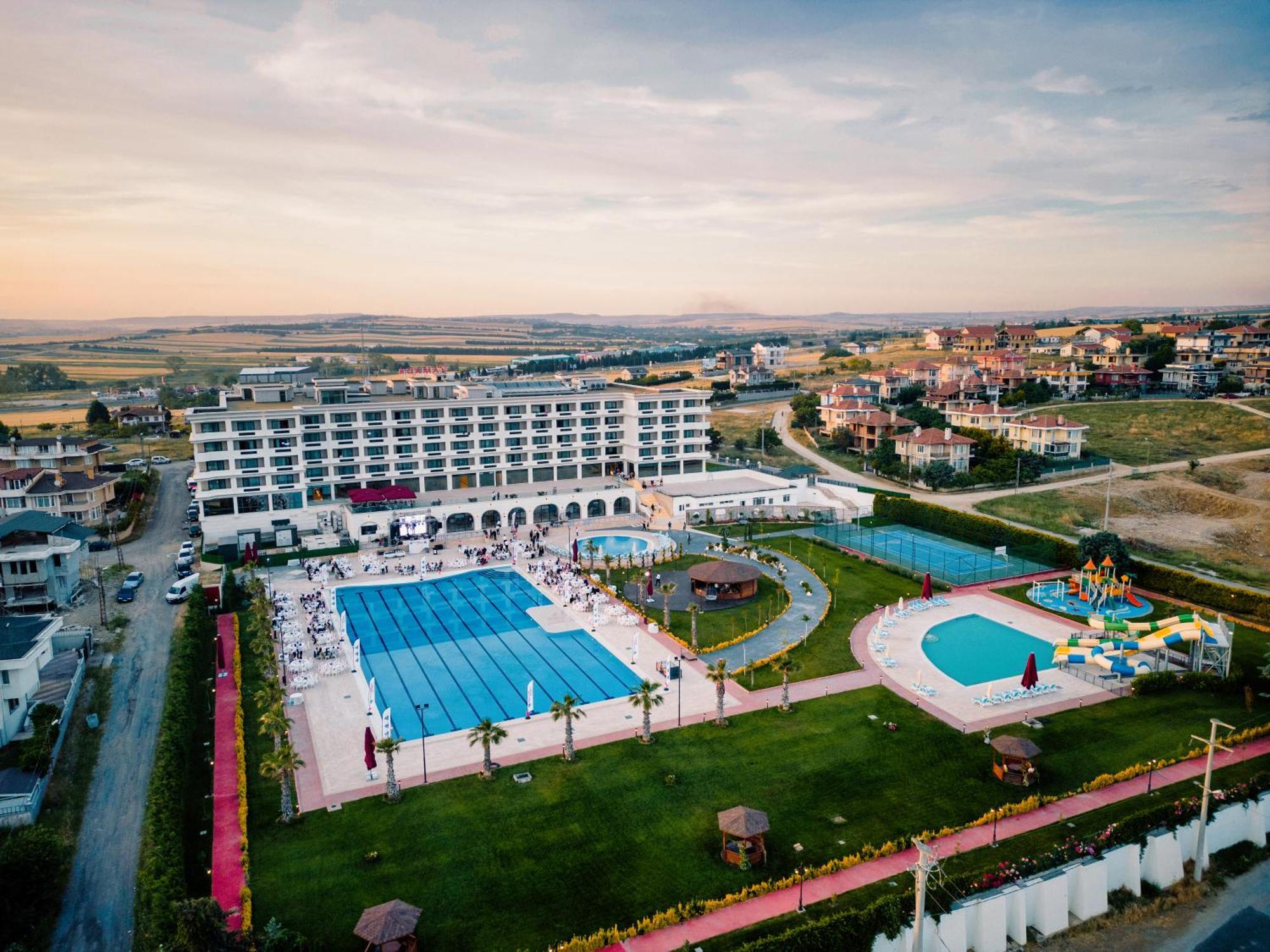 Hotel Ramada Plaza By Wyndham Silivri Extérieur photo