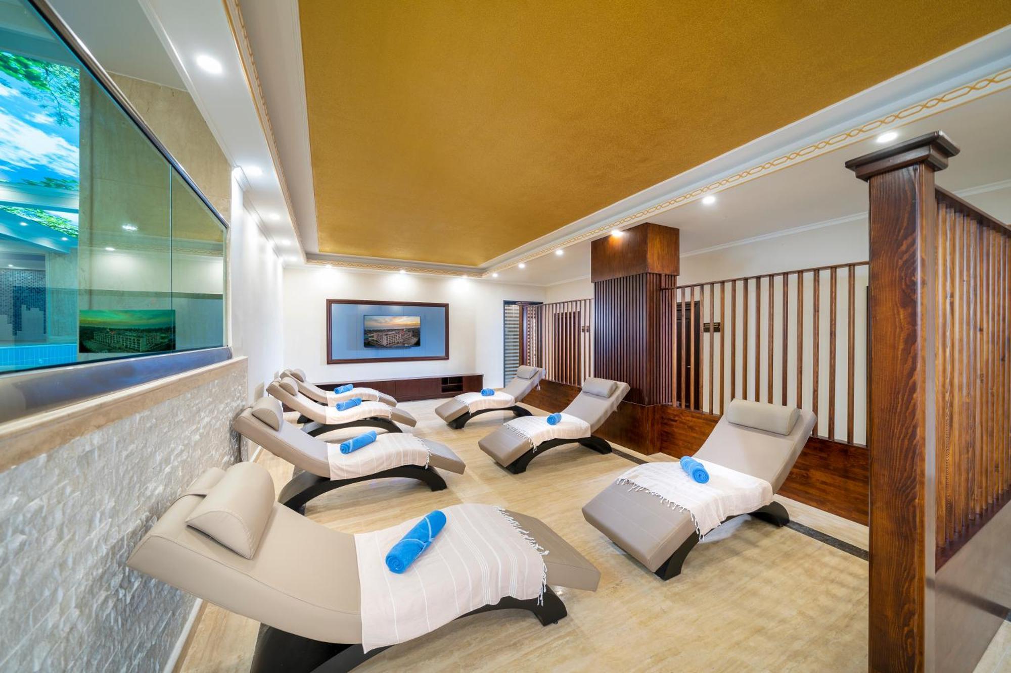 Hotel Ramada Plaza By Wyndham Silivri Extérieur photo