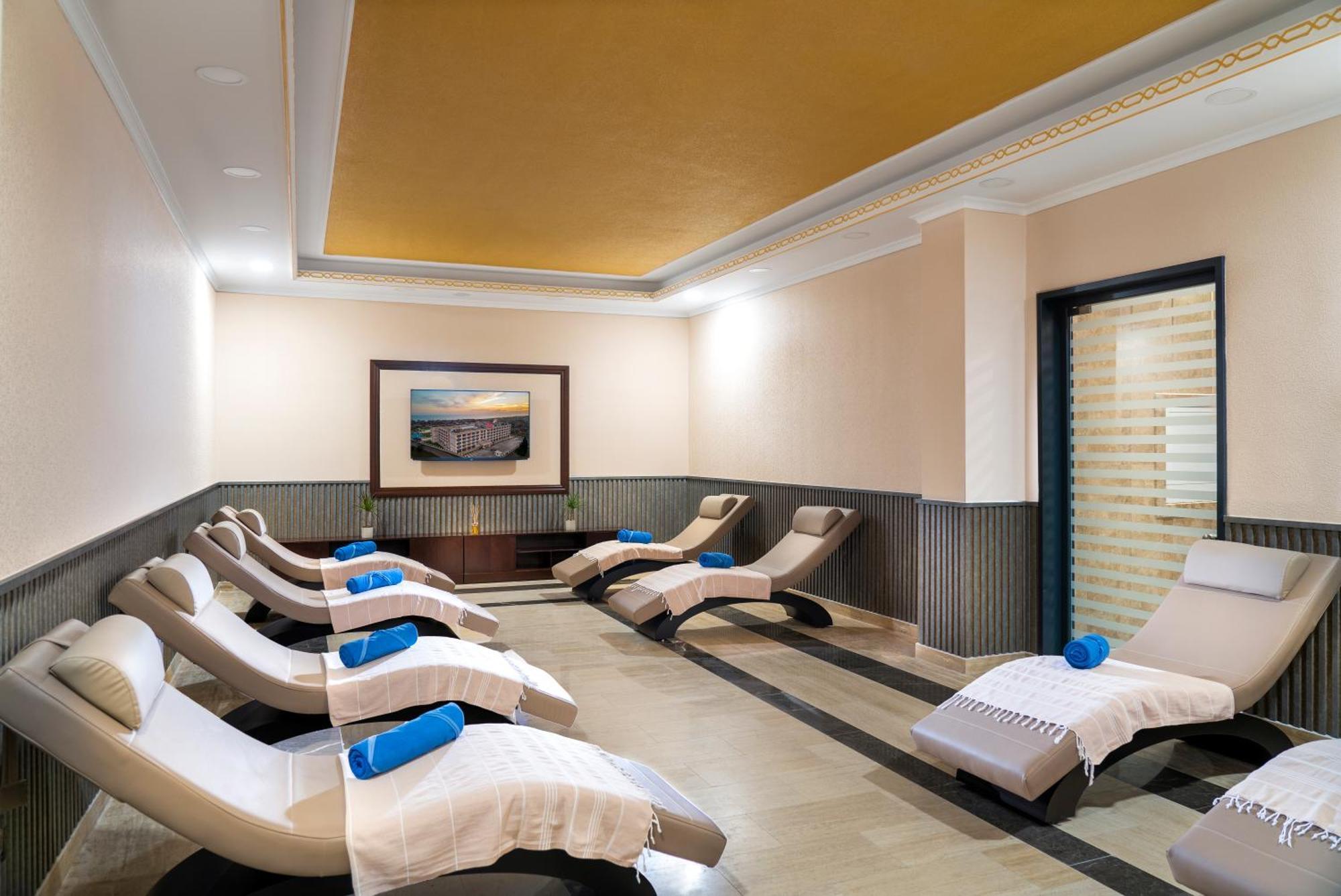 Hotel Ramada Plaza By Wyndham Silivri Extérieur photo