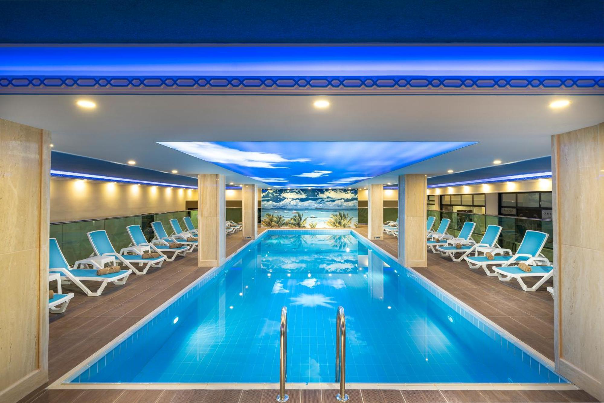 Hotel Ramada Plaza By Wyndham Silivri Extérieur photo