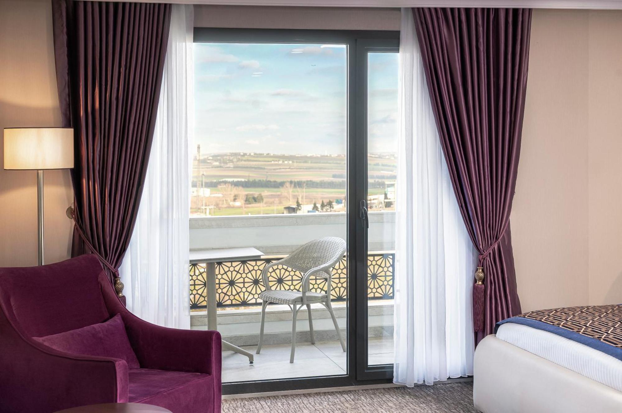 Hotel Ramada Plaza By Wyndham Silivri Extérieur photo