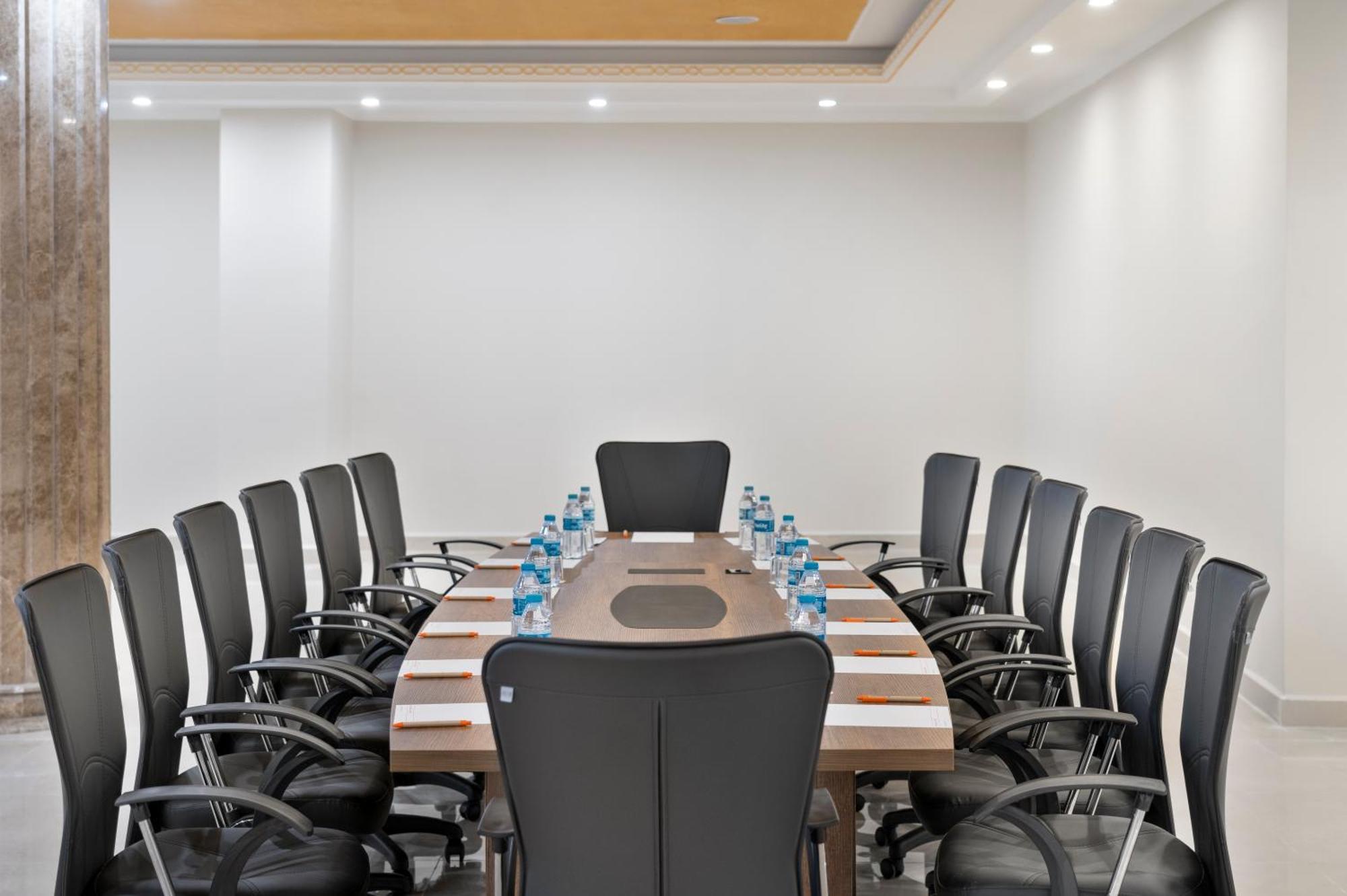 Hotel Ramada Plaza By Wyndham Silivri Extérieur photo